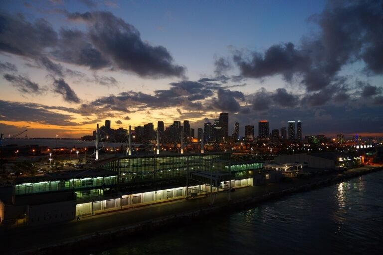 brickell-building-miami